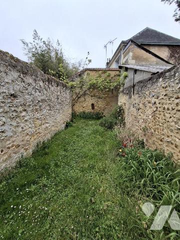 A VENDRE LA FLECHE Maison de ville avec un garage, 234m².