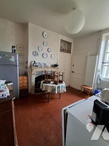 A VENDRE LA FLECHE Maison de ville avec un garage, 234m².