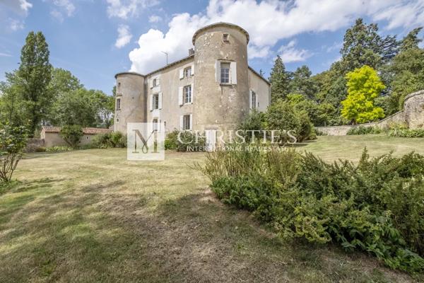 Deux-sévres – Magnifique château à vendre