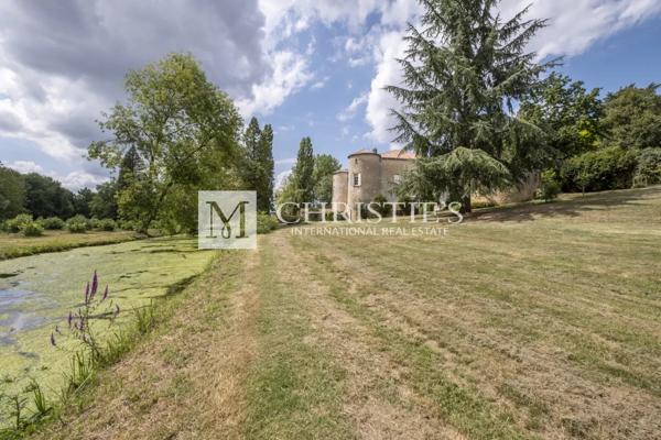 Deux-sévres – Magnifique château à vendre