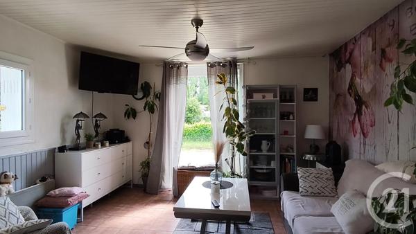 Maison à vendre  4 pièces - 56 m 2   SAINTES  - 17