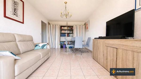 Vente                                                      Appartement
                        
                     3 pièces                      63 m2                     à Nice