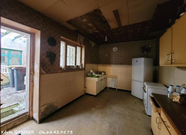 BALZAC (16430) : Maison à rénover de 51m2 + dépendances
