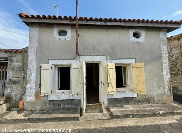 BALZAC (16430) : Maison à rénover de 51m2 + dépendances