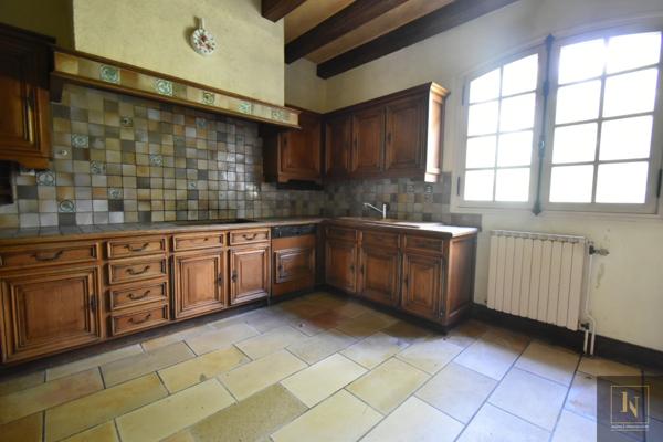 Maison
                                                                                                                                                                                                                                                                                                                        7 pièce(s)                                                                                                                                                                                                          4 chambre(s)                                                                                                                                                                                                          223.5  m²