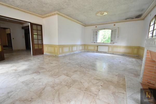 Maison
                                                                                                                                                                                                                                                                                                                        7 pièce(s)                                                                                                                                                                                                          4 chambre(s)                                                                                                                                                                                                          223.5  m²