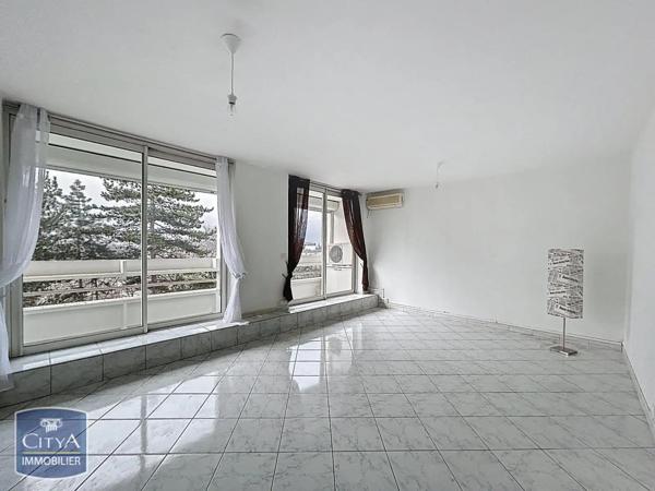 Appartement à louer 3 pièces 69m²