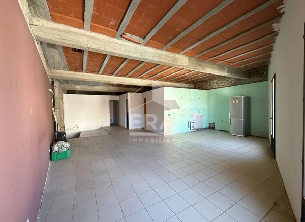 Perpignan Torcatis : Local commercial avec garage et appartement à vendre