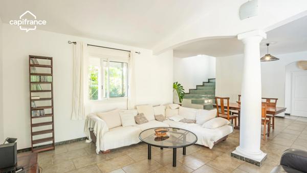 Villa F5/6 avec piscine – La Possession, quartier Saint-Laurent