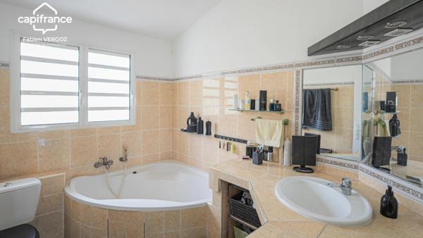 Villa F5/6 avec piscine – La Possession, quartier Saint-Laurent