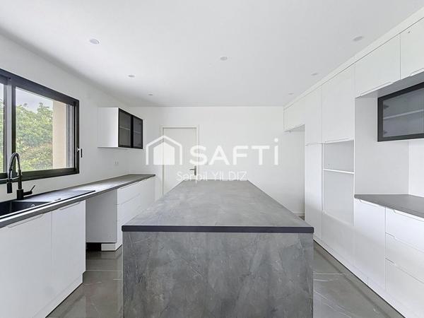 Grande maison neuve de 2025, 4 chambres et un bureau