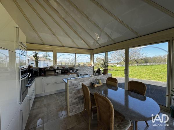 Maison à vendre 4 pièces 172 m² Saint-Bonnet-sur-Gironde