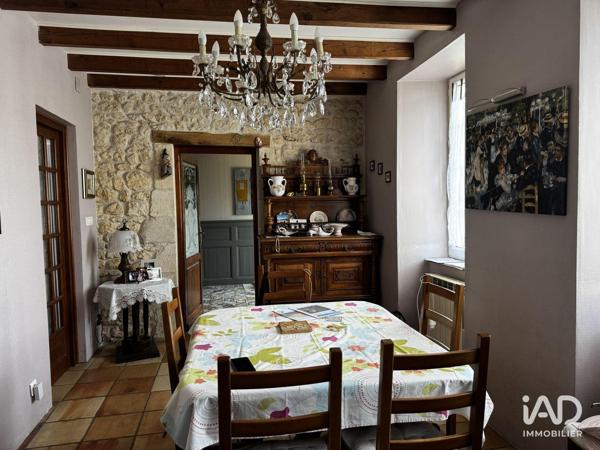 Maison à vendre 4 pièces 172 m² Saint-Bonnet-sur-Gironde