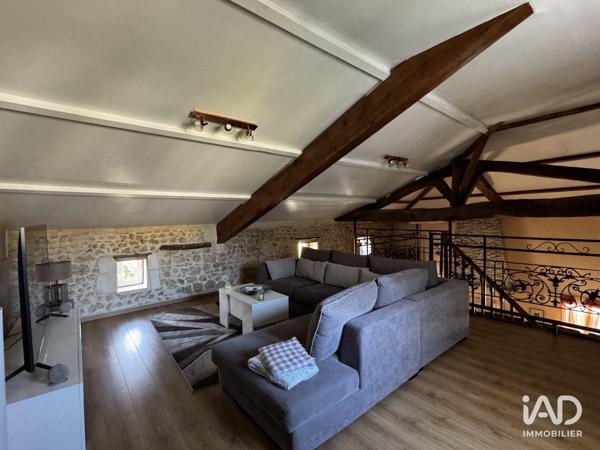 Maison à vendre 4 pièces 172 m² Saint-Bonnet-sur-Gironde