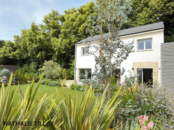 Maison  d architecte , a vendre , a  SAINT JEAN DE BRAYE