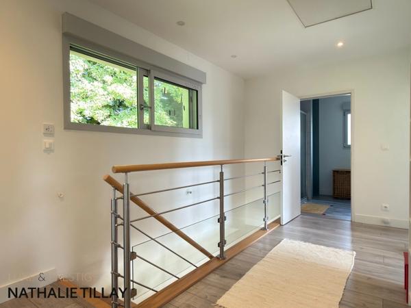 Maison  d architecte , a vendre , a  SAINT JEAN DE BRAYE