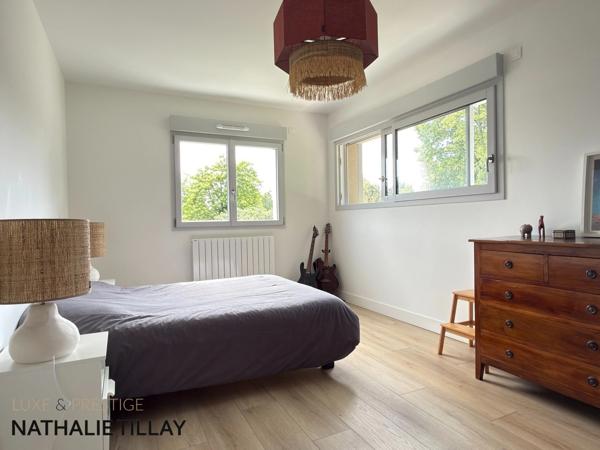 Maison  d architecte , a vendre , a  SAINT JEAN DE BRAYE