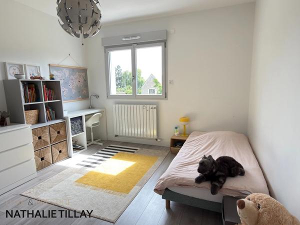 Maison  d architecte , a vendre , a  SAINT JEAN DE BRAYE