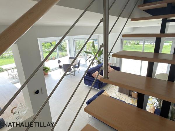 Maison  d architecte , a vendre , a  SAINT JEAN DE BRAYE