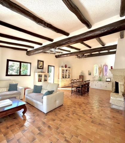 Villa de plain-pied 5 pièces  154 m² sur 2750 m² divisible