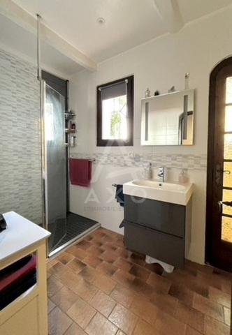 Villa de plain-pied 5 pièces  154 m² sur 2750 m² divisible