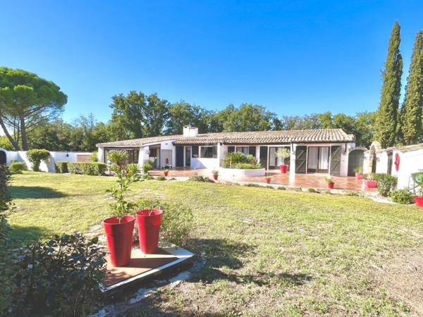 Villa de plain-pied 5 pièces  154 m² sur 2750 m² divisible