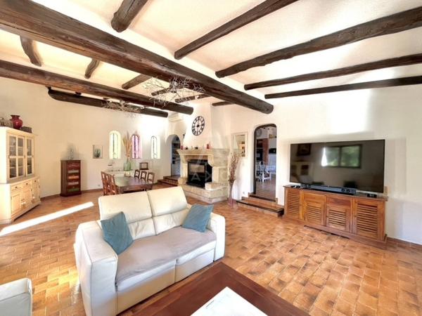 Villa de plain-pied 5 pièces  154 m² sur 2750 m² divisible