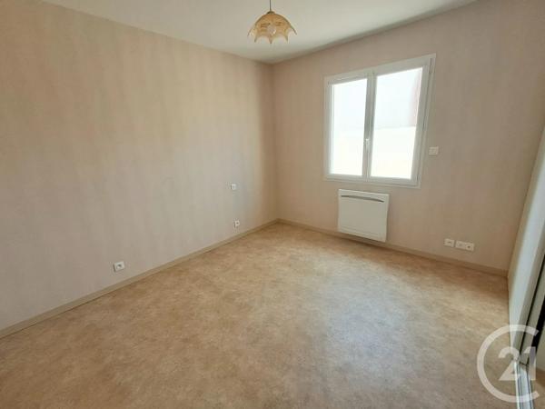 Maison à vendre  4 pièces - 122 m 2   TALMONT ST HILAIRE  - 85