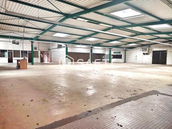 Local commercial d'environ 1670m² à Aussillon.