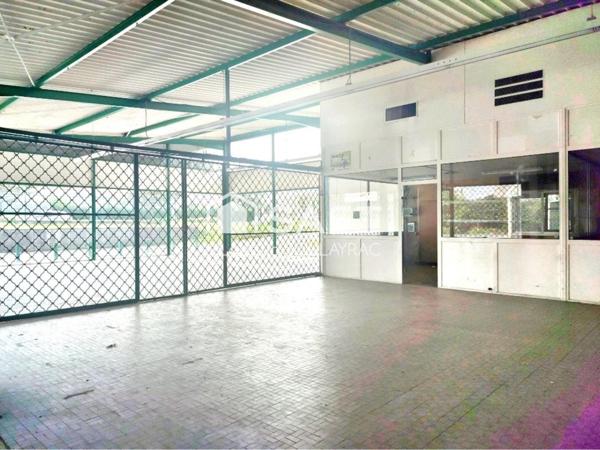 Local commercial d'environ 1670m² à Aussillon.