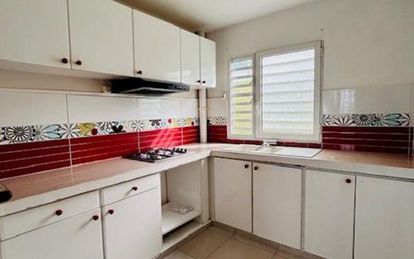 Appartement à louer    3 pièces •  Petit-Bourg