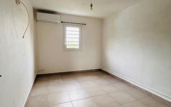 Appartement à louer    3 pièces •  Petit-Bourg