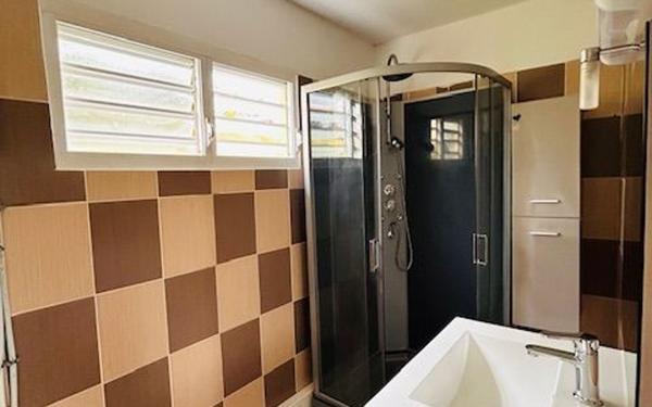 Appartement à louer    3 pièces •  Petit-Bourg