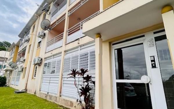 Appartement à louer    3 pièces •  Petit-Bourg