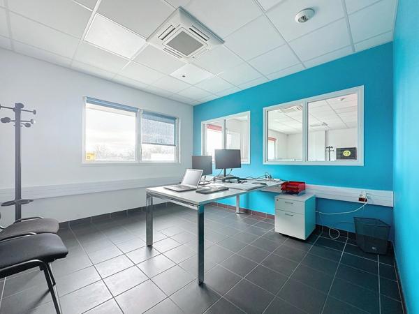 Local/bureau à louer PARCAY MESLAY (37)