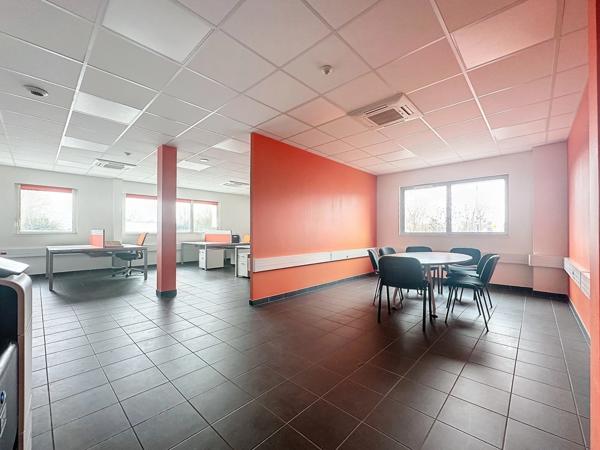 Local/bureau à louer PARCAY MESLAY (37)