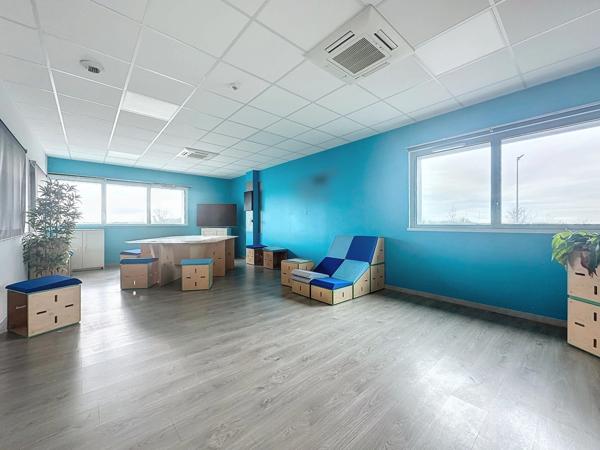 Local/bureau à louer PARCAY MESLAY (37)