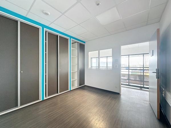 Local/bureau à louer PARCAY MESLAY (37)