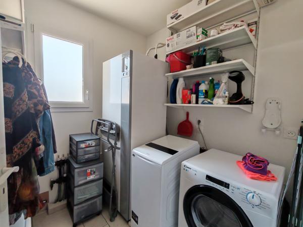 Appartement
         3 pièces
        - 60 m² 235 000 € *