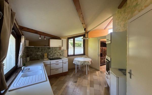 Maison à vendre    5 pièces • 199,84 m2 Reyrieux