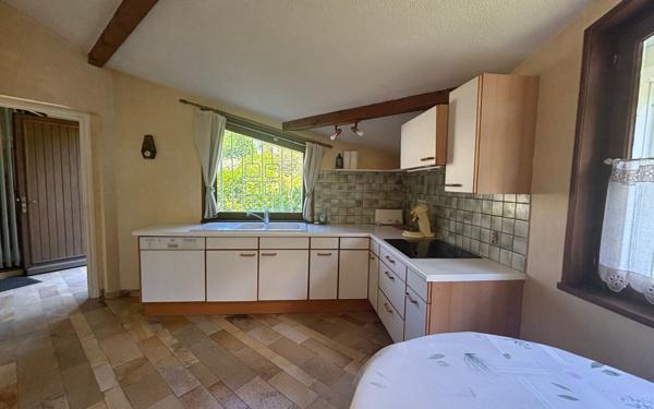 Maison à vendre    5 pièces • 199,84 m2 Reyrieux