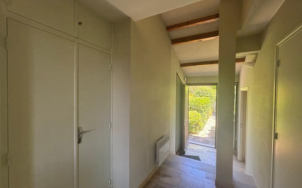 Maison à vendre    5 pièces • 199,84 m2 Reyrieux