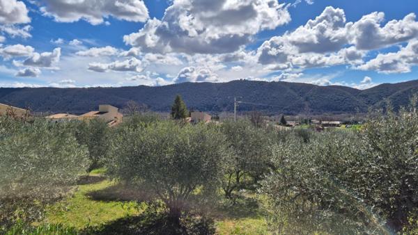 Terrain constructible - 892 m² à Saint-Pancrace, Oraison (04700)