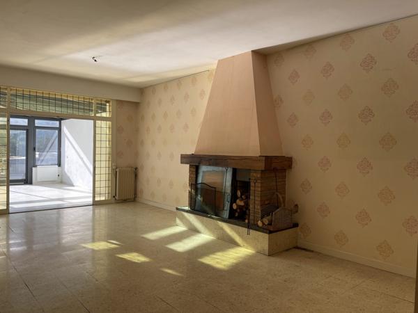 Hôtel Particulier d’Architecte : Prestige Rue Saint-Georges et Dépendance de 100 m²