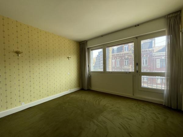 Hôtel Particulier d’Architecte : Prestige Rue Saint-Georges et Dépendance de 100 m²