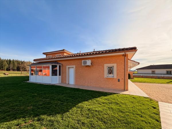 Maison à vendre 6 pièces proche de LA CLAYETTE (71) 139m² - 4 chambres - dépendances - piscine - terrain 2254m²