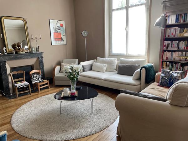 SCHUMAN PERVERIE, CHARME ET CACHET POUR CETTE MAISON DE CINQ CHAMBRES EN PARFAIT ÉTAT !