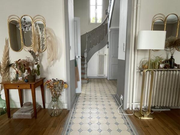 SCHUMAN PERVERIE, CHARME ET CACHET POUR CETTE MAISON DE CINQ CHAMBRES EN PARFAIT ÉTAT !