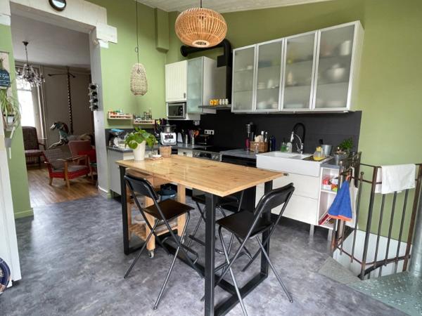 SCHUMAN PERVERIE, CHARME ET CACHET POUR CETTE MAISON DE CINQ CHAMBRES EN PARFAIT ÉTAT !