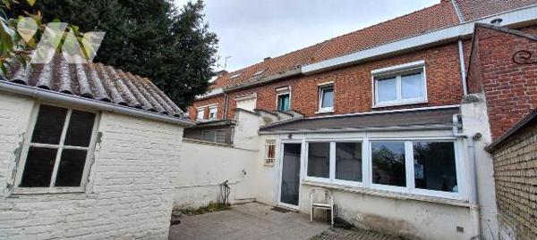 Dunkerque (59640) Petite Synthe, maison de ville de 1965 édifiée sur 304 m²  située dans un sec...